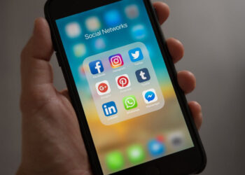 Facebook é pego dando sugestões de busca bem estranhas aos usuários