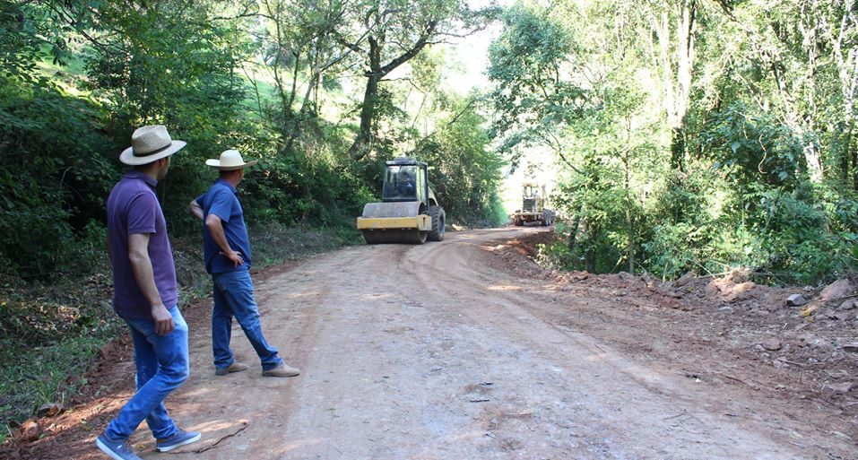 Prefeito de Nova Alvorada visita algumas obras