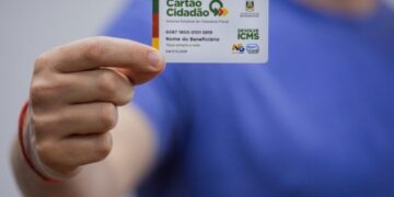Mais de 150 mil famílias ainda não retiraram o Cartão Cidadão