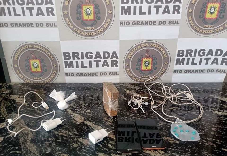SOLEDADE | Brigada Militar prende homem por arremesso de drogas no presídio Estadual do município