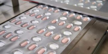 Vacina da Pfizer que previne ômicron e infecções deve ficar pronta em março