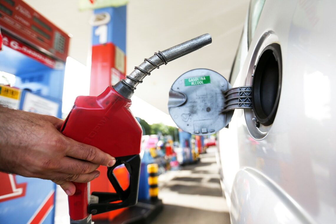 Petrobras anuncia novo aumento nos preços da gasolina e do diesel