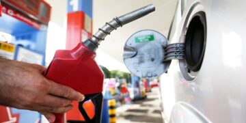 Petrobras anuncia novo aumento nos preços da gasolina e do diesel