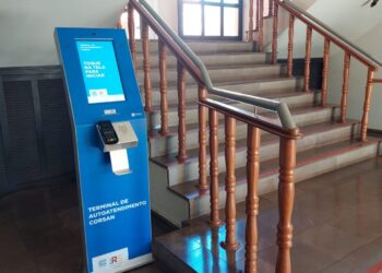 SERAFINA CORRÊA | Totem de autoatendimento da Corsan é instalado na Prefeitura