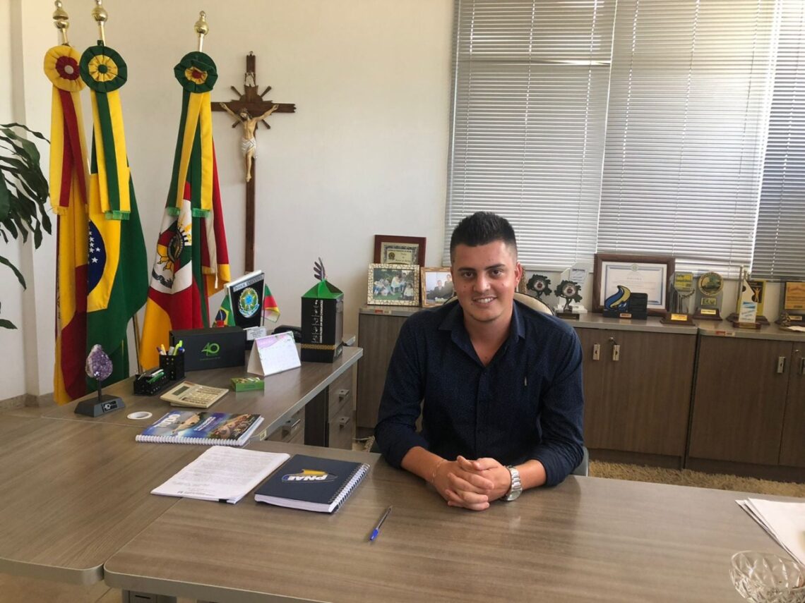 ARVOREZINHA | Presidente do Legislativo Fabiano Macedo Pancotte assume como prefeito em exercício