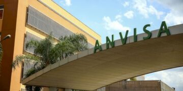 Anvisa aprova uso e comercialização de autoteste para covid-19