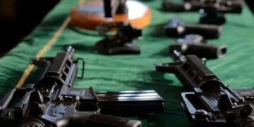 Bandidos assaltam casa de armas em Lajeado e queimam carro na fuga
