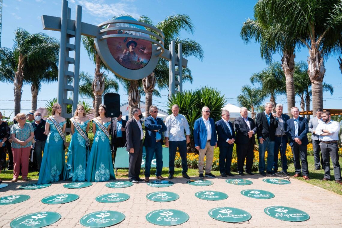 EXPODIRETO | Calçada da Fama do Agro homenageia coordenador do Projeto Aquarius
