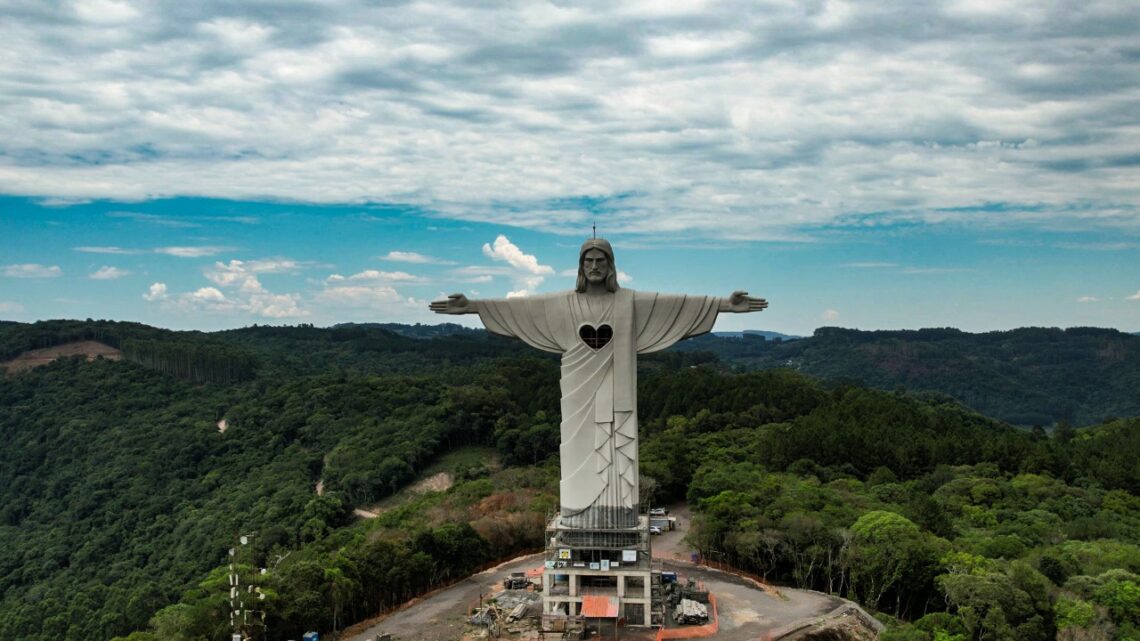 ENCANTADO | Cristo Protetor deve ser entregue à comunidade no fim do ano
