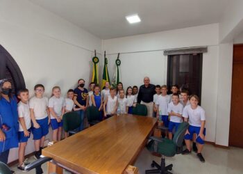 SERAFINA CORRÊA | Alunos da Escola Rainha da Paz visitaram o Centro Administrativo