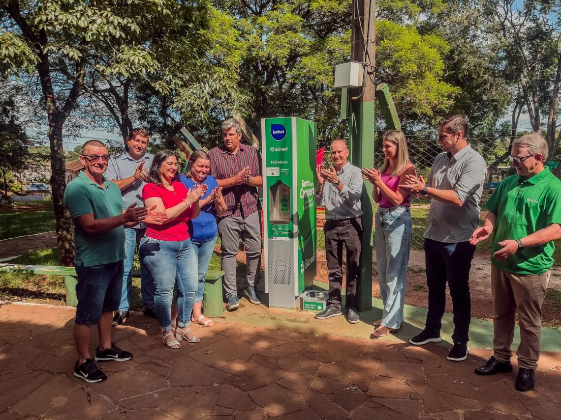 IBIRUBÁ | Sicredi entrega a praça do bairro jardim um bebedouro com água gelada e água quente para chimarrão