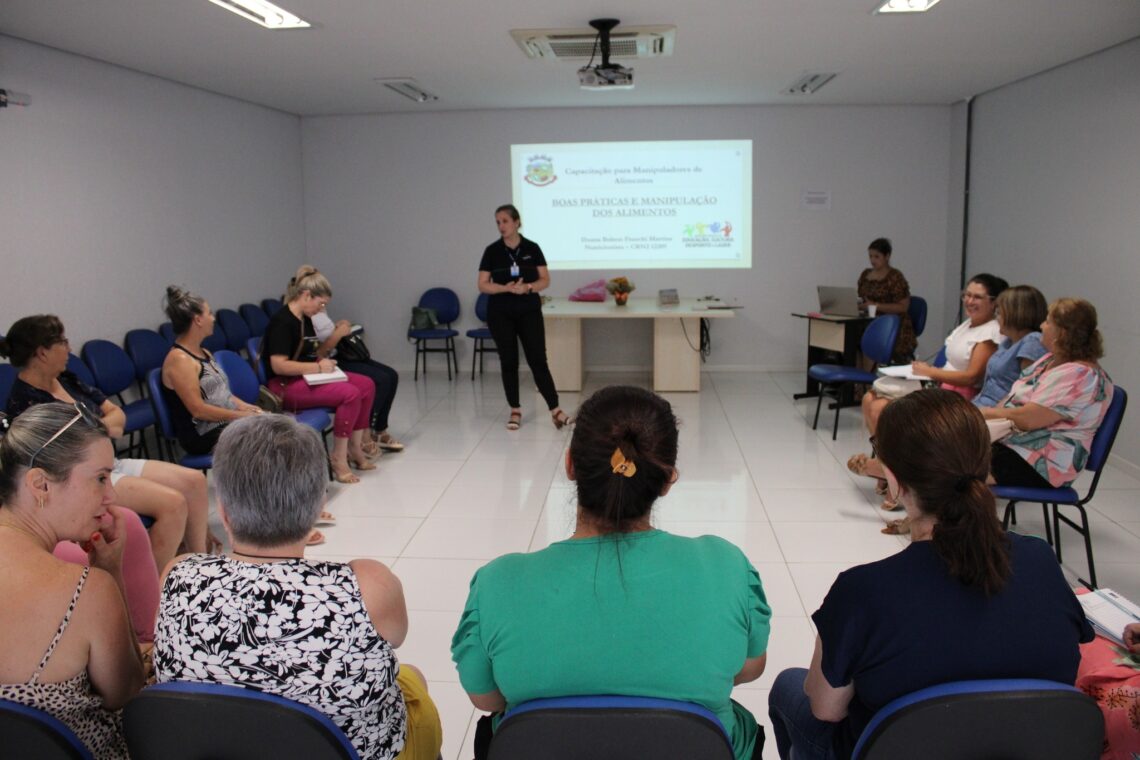 Merendeiras de Tapera passam por capacitação
