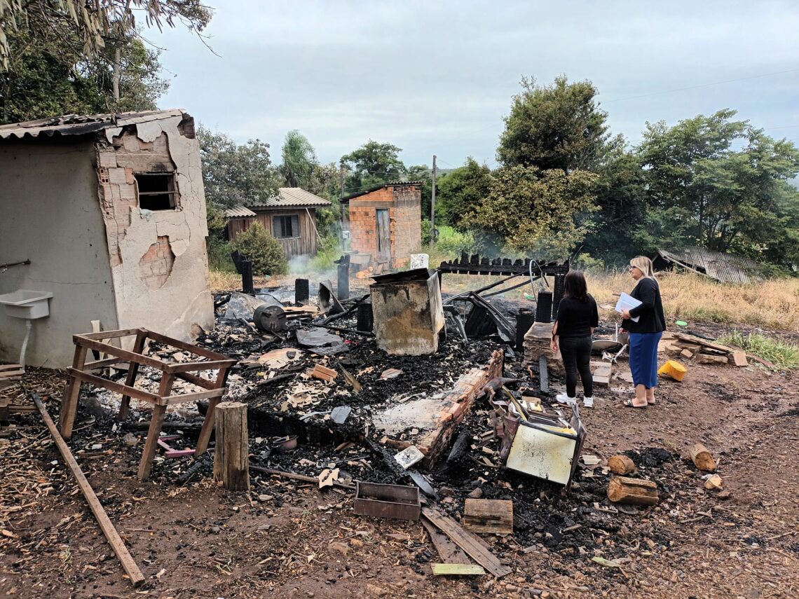 Família de Campos Borges perde tudo em incêndio e precisa de ajuda