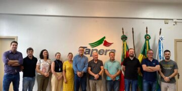 TAPERA | Prefeito reuniu-se com secretários municipais e imprensa local para comunicar que está renunciando ao cargo do Executivo Municipal