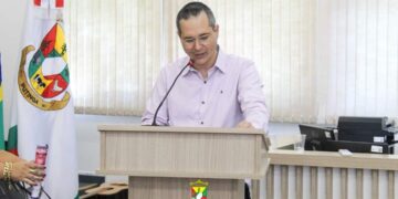 PUTINGA | Vereador Joel Beltrame pede revisão de contrato com a Corsan e debate sobre futuro de prédio histórico ao lado da Igreja Matriz
