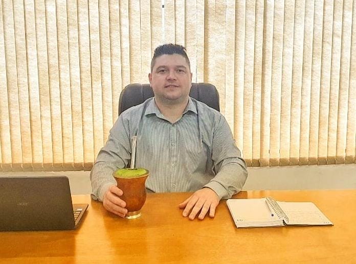 ESPUMOSO | Anderson Cavali assume como Prefeito Municipal
