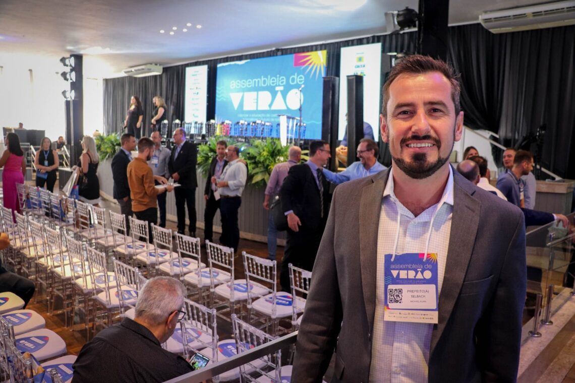 Prefeito de Selbach participa da Assembleia de Verão da FAMURS em Xangri-lá