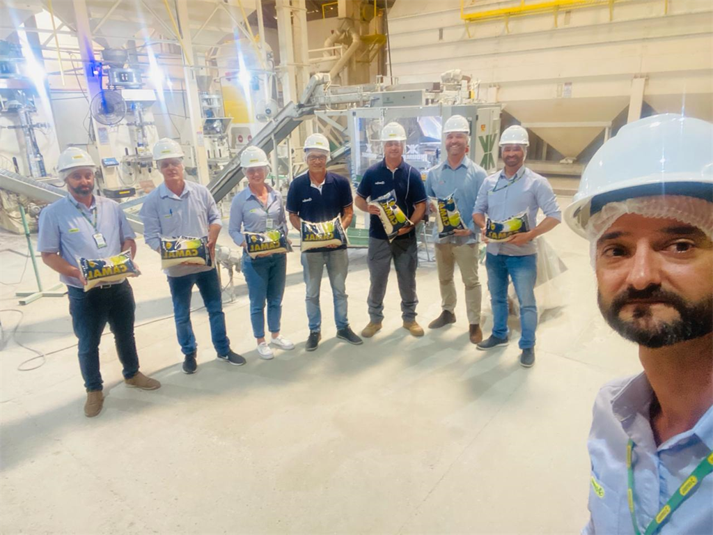 Cotriel firma parceria para envazar arroz para a Cooperativa Cotrijuc