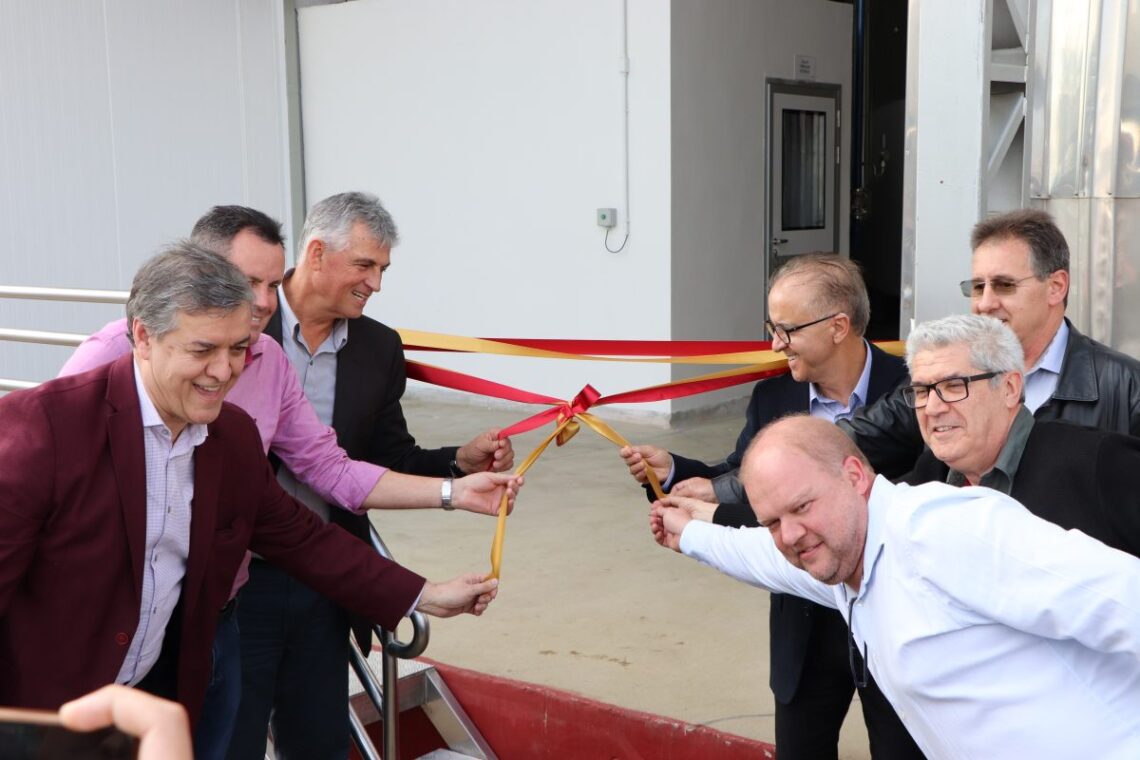 Dália inaugura queijaria