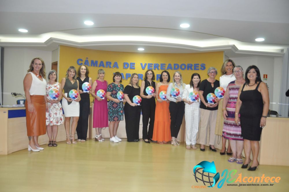TAPERA | Legislativo taperense homenageou 12 mulheres à noite passada