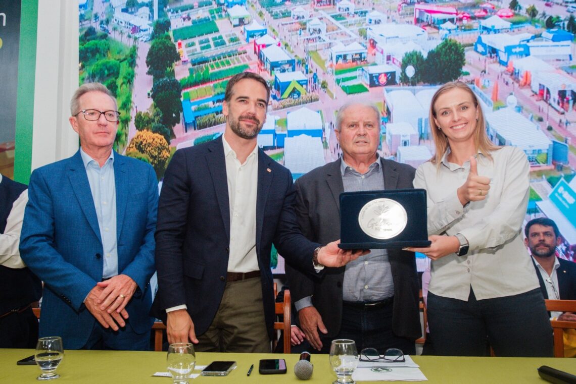 Empresário Gilson Trennepohl recebe homenagem na Expodireto Cotrijal 2024