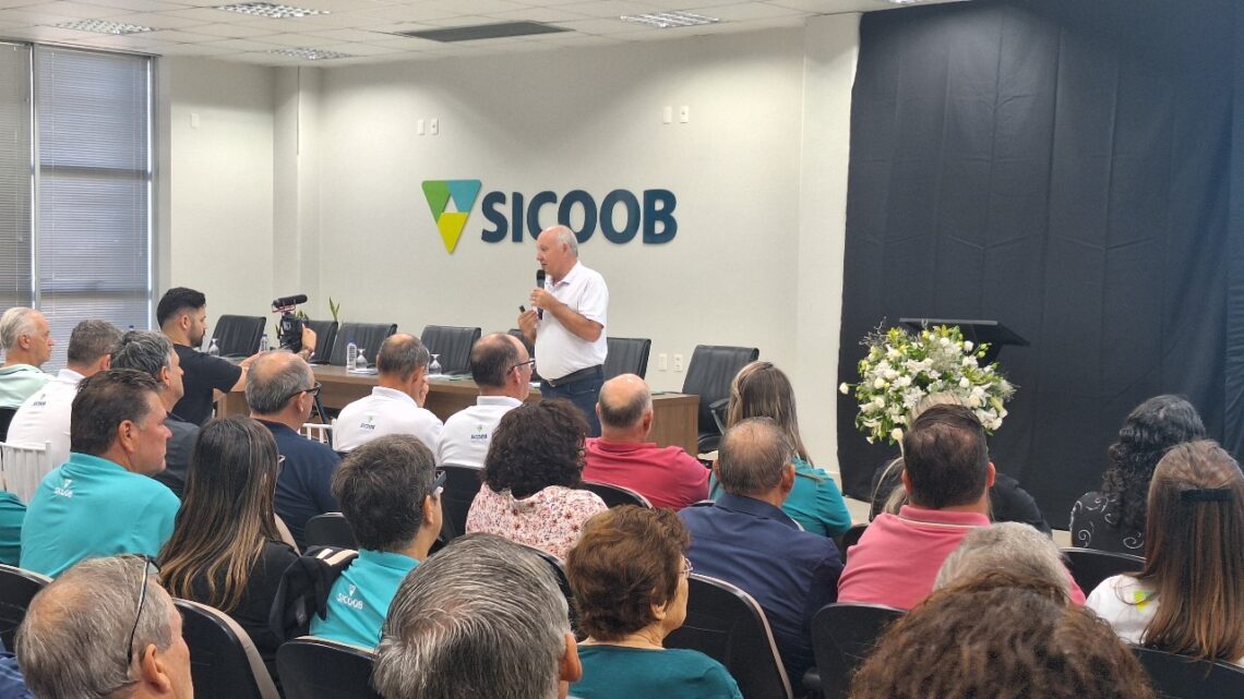 Delegados do Sicoob São Miguel aprovam prestação de contas em Assembleia Geral