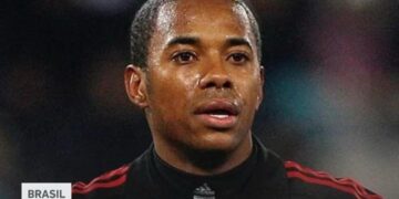Robinho tem mandado de prisão por estupro coletivo