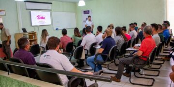 Dália reúne associados produtores de leite