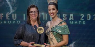 TROFÉU IMPRENSA 2024 | Liderança Comunitária de Eliane Salva Rovadoschi destacada no evento
