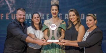 TROFÉU IMPRENSA 2024 | Farmácia Ideal homenageada pelos mais de 40 anos de história