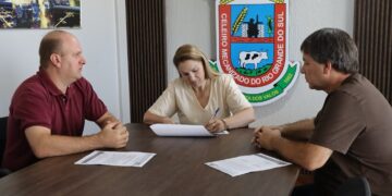FORTALEZA DOS VALOS | Prefeitura assina contrato para pavimentação de ruas do município
