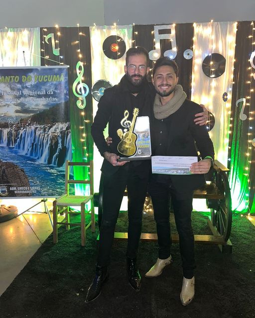 DUPLA SERTANEJA TAPERENSE É DESTAQUE EM FESTIVAL DA CANÇÃO