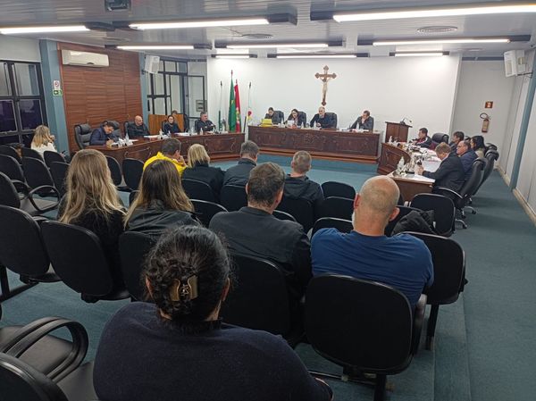 GUAPORÉ | Hospital e Associação Amigos de Santa Rita beneficiados com aprovação de projetos na 16ª sessão ordinária
