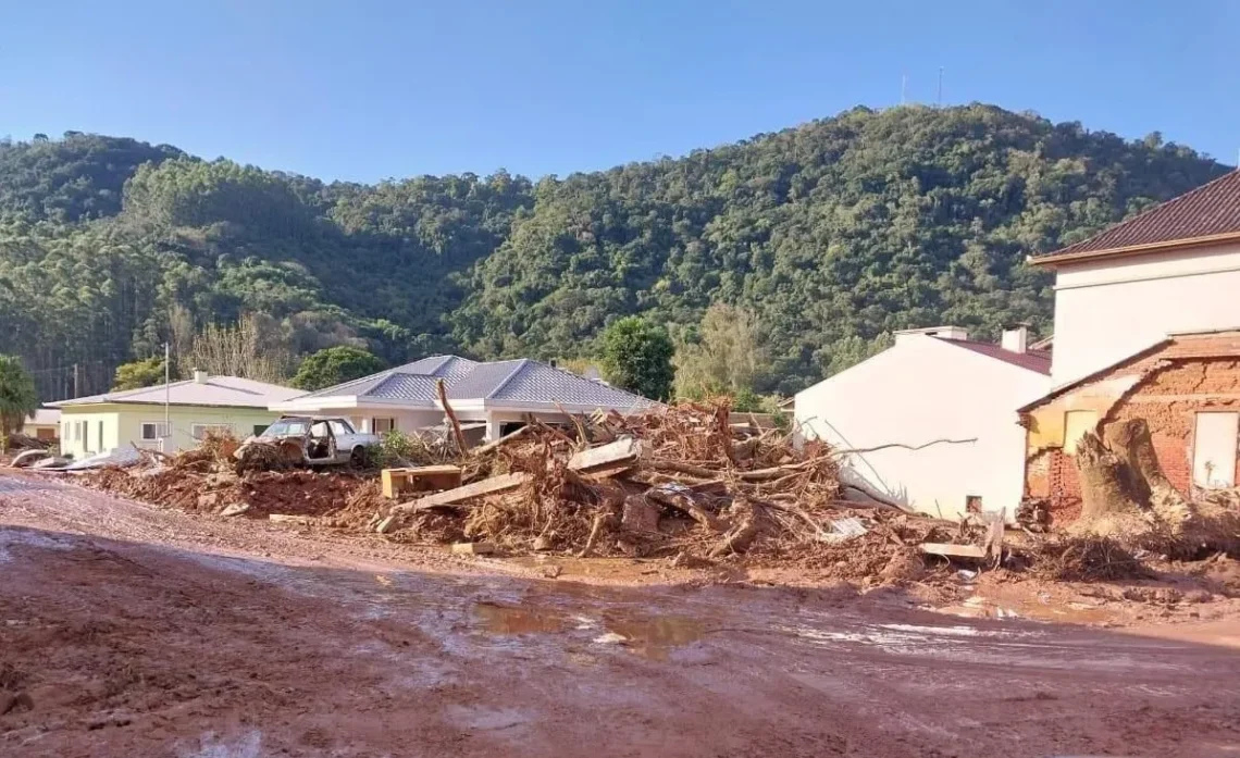 Corpo de mulher é encontrado em Relvado
