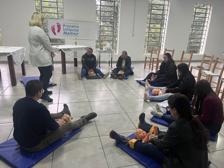 SERAFINA CORRÊA | Programa Primeira Infância Melhor promove aprendizado de Shantala para fortalecer laços entre mães e bebês