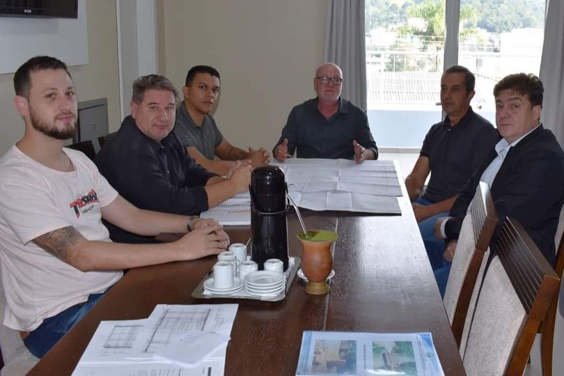 Prefeitos discutem reconstrução da ponte sobre o rio Jacuizinho