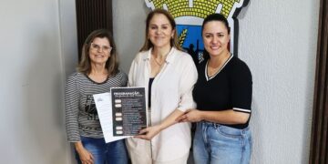 FORTALEZA DOS VALOS | Prefeita Municipal recebeu em seu Gabinete representantes do Grupo de Festeiros da Festa de São Pedro