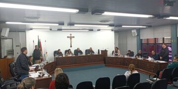 GUAPORÉ | Na 20ª sessão ordinária, vereadores apreciam subsídios do Executivo e Legislativo para a Gestão 2025/2028