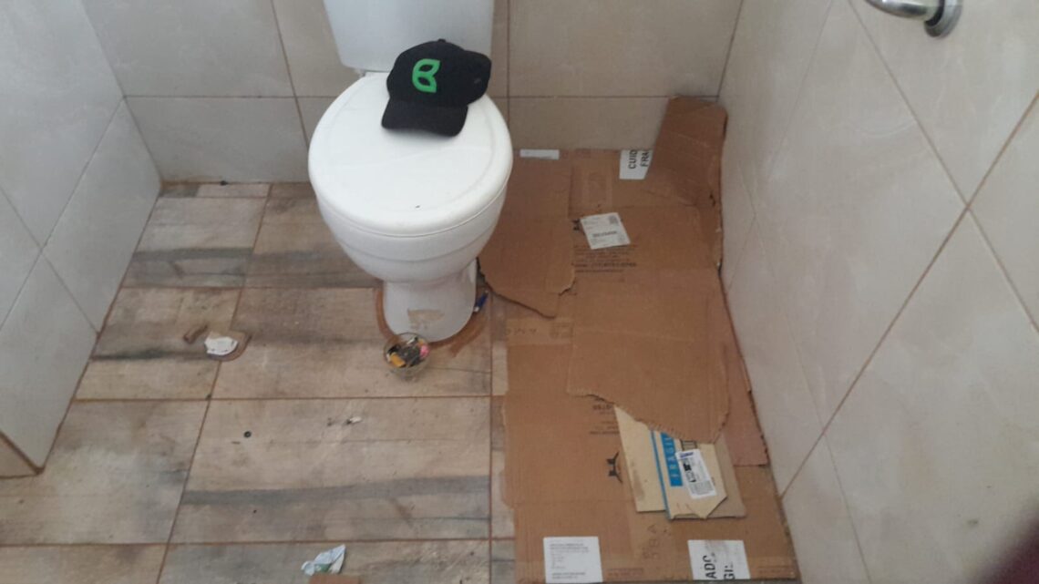 ESPUMOSO | Banheiros Públicos são novamente depredados