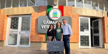 ENCANTADO | Poder Legislativo recebeu na última quarta-feira (12), na modalidade de comodato, uma antena Starlink e um gerador do Instituto Cultural Floresta