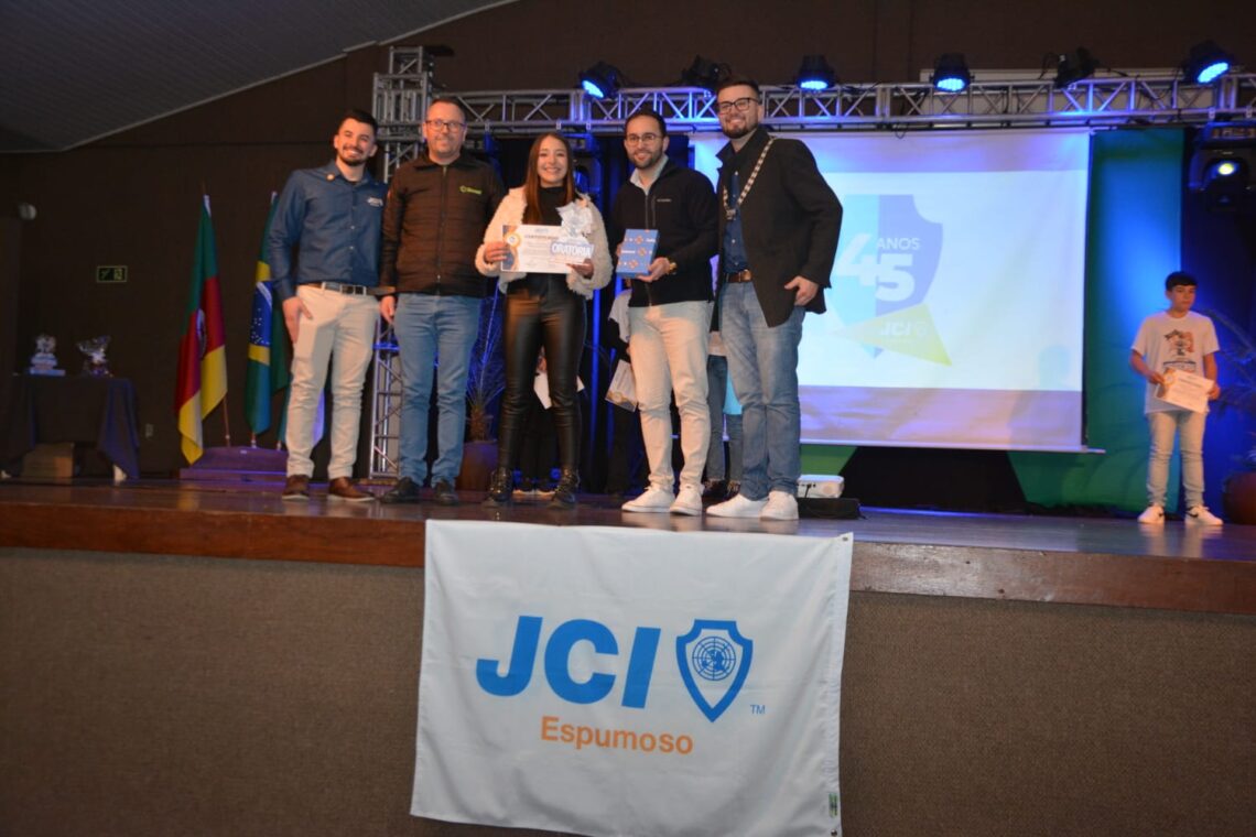 Concurso Oratória nas Escolas tem duas vencedoras