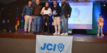 Concurso Oratória nas Escolas tem duas vencedoras