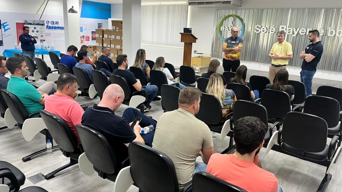 Colaboradores conhecem estruturas industriais da Bayer no Rio de Janeiro