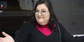 MATE PAPO | Jônia Pezenti explica arteterapia e fala de sua paixão pelas orquídeas