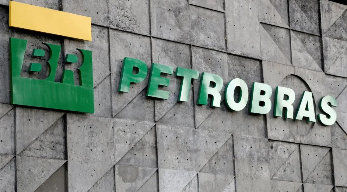 Petrobras anuncia aumento de preço da gasolina e do GLP para as distribuidoras
