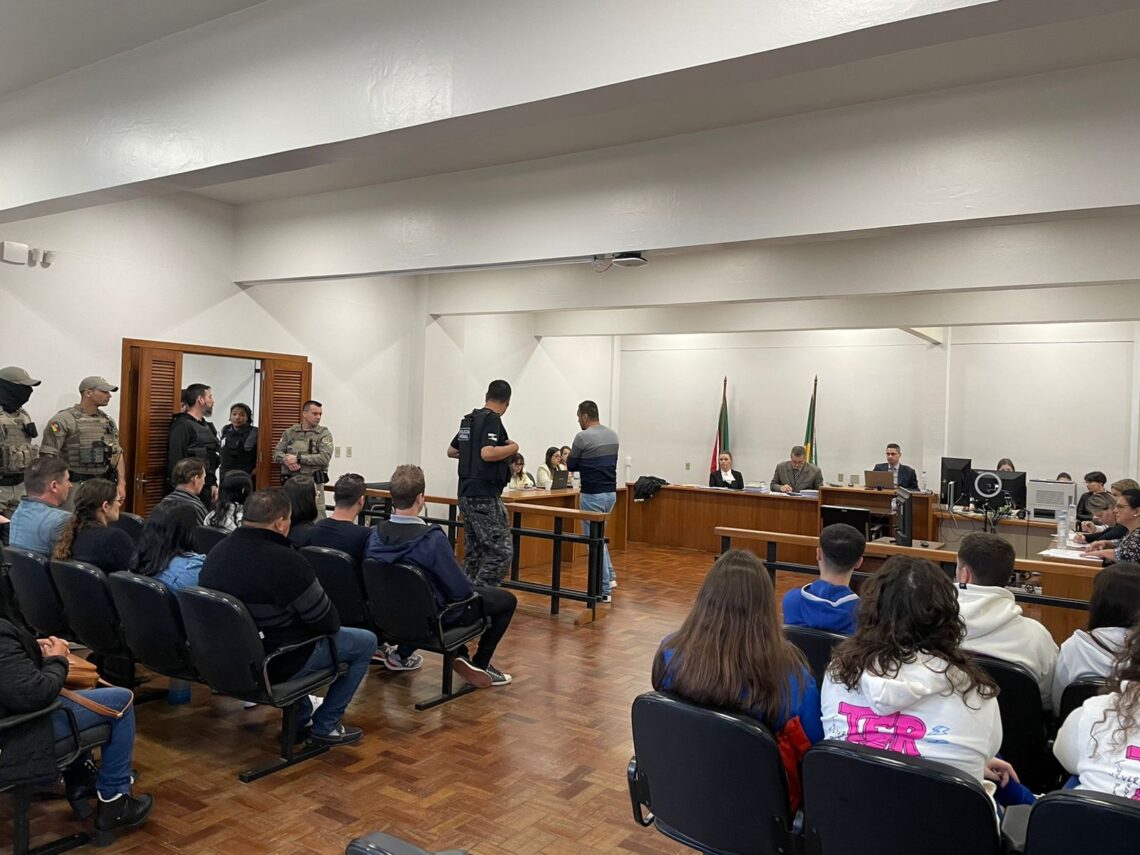 Fórum da Comarca de Guaporé realiza nesta quarta-feira o julgamento de Anderson Alves Mingola, ele é acusado de matar a ex-companheira Daniele dos Santos Camargo