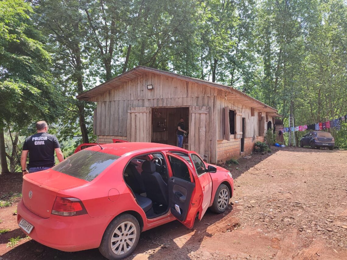 SERAFINA CORRÊA | Agentes da Delegacia de Polícia Civil localizam jovem foragido há cinco anos da Justiça