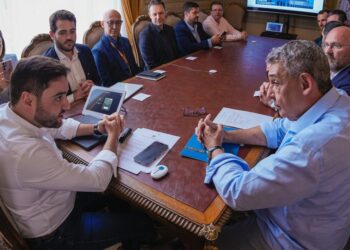 Governador em exercício e prefeito de Porto Alegre debatem projetos de reconstrução