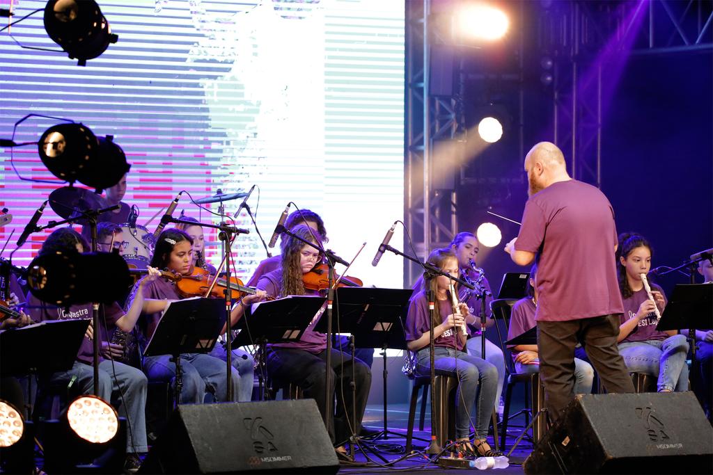 Orquestras e grupo vocal trazem a riqueza musical ao palco da Expovale + Construmóbil