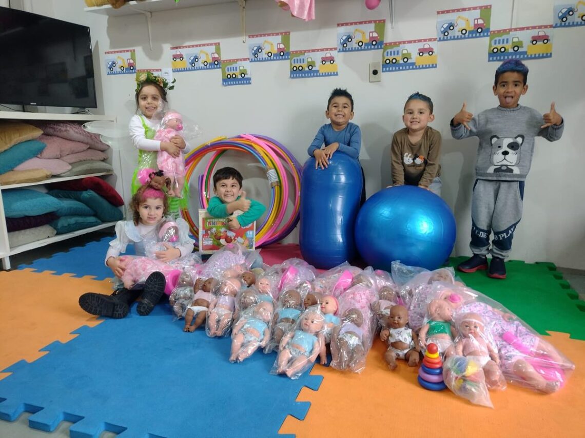 ARVOREZINHA | Administração investe em brinquedos para creches